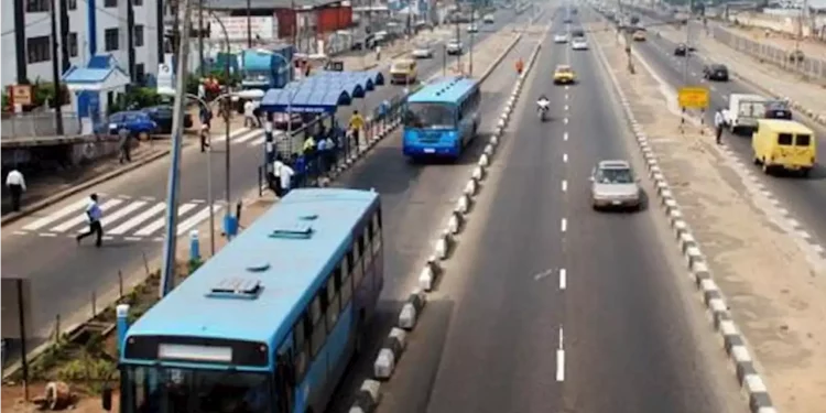 Court imposes punishment on journalist for driving on BRT lane