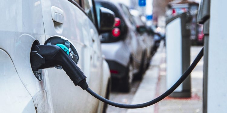 Agency moves to boost local production of clean energy automobiles with foreign firms