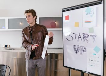 PERSONAL INVESTORS AND INSTITUTIONAL INVESTORS: Understanding who they are and how they operate