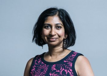 Official_portrait_of_Suella Braverman