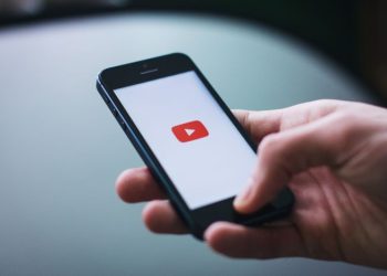 YouTube Music’s ‘Now Playing’ Screen Adds Comments Section for Enhanced User Interaction