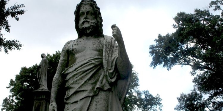 Ancient Tablet Predates Pythagoras with Famous Theorem